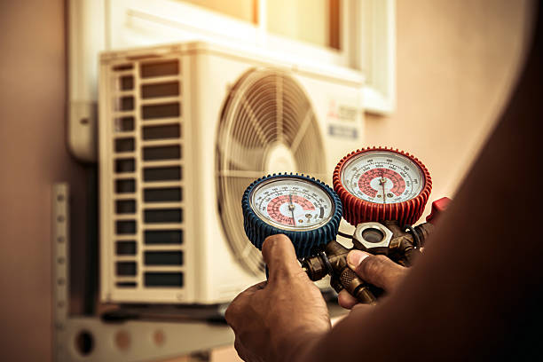Professional Hvac technician working in Biola, CA